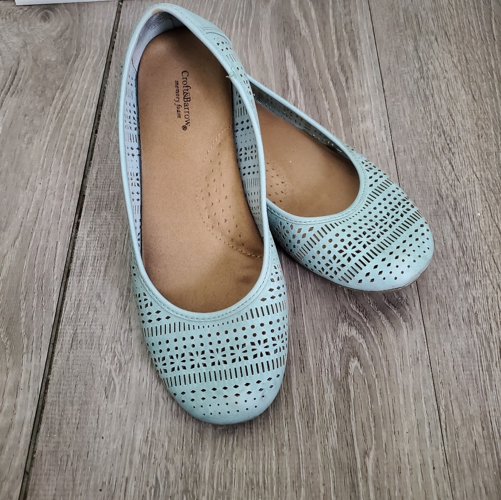 Croft and Barrow Blue Perforated Flats, size 6.5